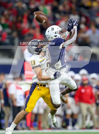 Thumbnail 3 in Manvel vs. Highland Park (UIL 5A Division 1 Final) photogallery.