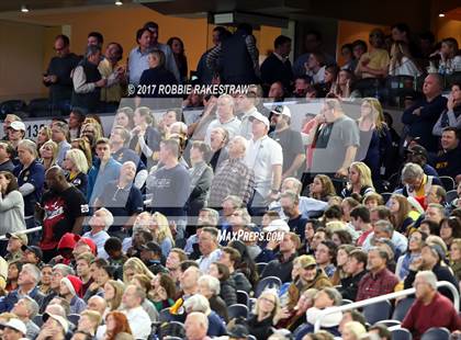 Thumbnail 1 in Manvel vs. Highland Park (UIL 5A Division 1 Final) photogallery.