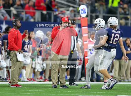 Thumbnail 1 in Manvel vs. Highland Park (UIL 5A Division 1 Final) photogallery.