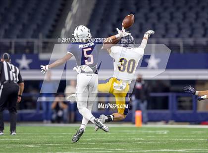 Thumbnail 1 in Manvel vs. Highland Park (UIL 5A Division 1 Final) photogallery.