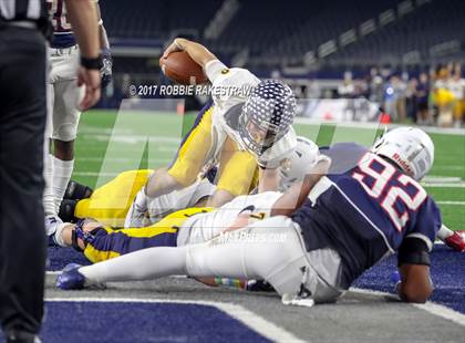 Thumbnail 2 in Manvel vs. Highland Park (UIL 5A Division 1 Final) photogallery.