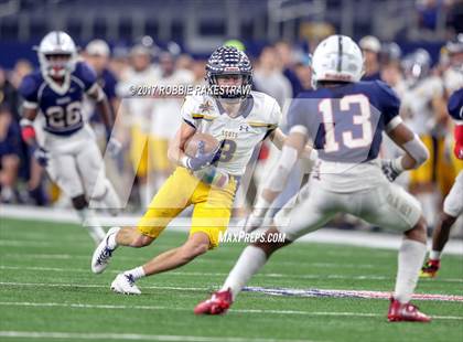 Thumbnail 2 in Manvel vs. Highland Park (UIL 5A Division 1 Final) photogallery.