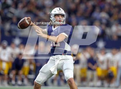 Thumbnail 3 in Manvel vs. Highland Park (UIL 5A Division 1 Final) photogallery.