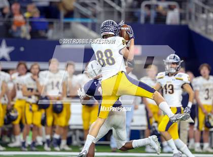 Thumbnail 1 in Manvel vs. Highland Park (UIL 5A Division 1 Final) photogallery.