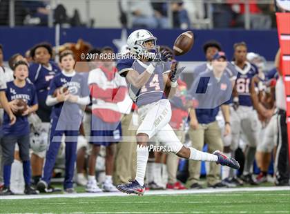 Thumbnail 3 in Manvel vs. Highland Park (UIL 5A Division 1 Final) photogallery.
