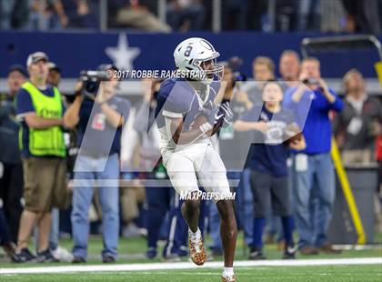 Thumbnail 3 in Manvel vs. Highland Park (UIL 5A Division 1 Final) photogallery.
