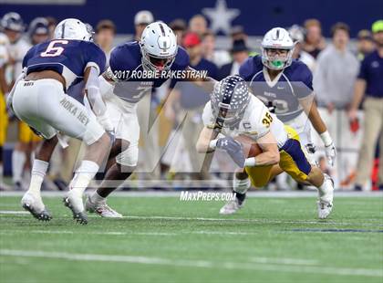 Thumbnail 2 in Manvel vs. Highland Park (UIL 5A Division 1 Final) photogallery.