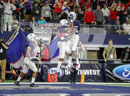 Thumbnail 1 in Manvel vs. Highland Park (UIL 5A Division 1 Final) photogallery.