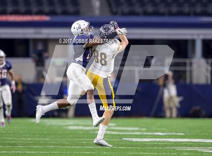Thumbnail 1 in Manvel vs. Highland Park (UIL 5A Division 1 Final) photogallery.