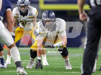 Thumbnail 3 in Manvel vs. Highland Park (UIL 5A Division 1 Final) photogallery.