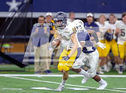 Thumbnail 2 in Manvel vs. Highland Park (UIL 5A Division 1 Final) photogallery.