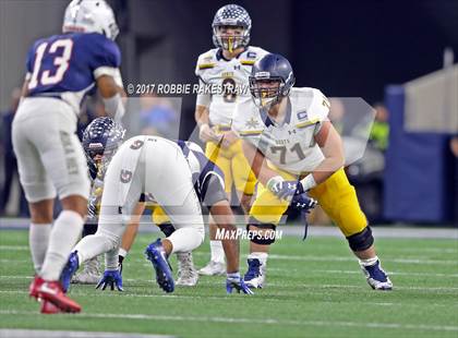 Thumbnail 1 in Manvel vs. Highland Park (UIL 5A Division 1 Final) photogallery.