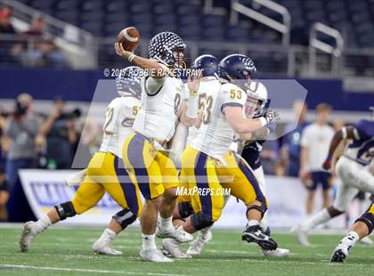 Thumbnail 2 in Manvel vs. Highland Park (UIL 5A Division 1 Final) photogallery.