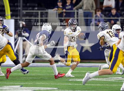 Thumbnail 3 in Manvel vs. Highland Park (UIL 5A Division 1 Final) photogallery.