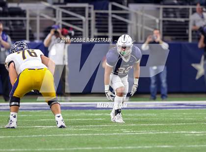 Thumbnail 3 in Manvel vs. Highland Park (UIL 5A Division 1 Final) photogallery.