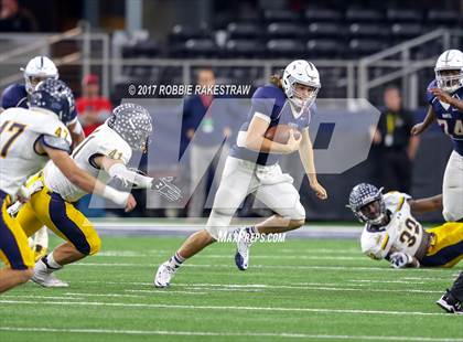 Thumbnail 1 in Manvel vs. Highland Park (UIL 5A Division 1 Final) photogallery.
