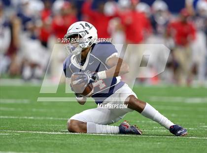 Thumbnail 3 in Manvel vs. Highland Park (UIL 5A Division 1 Final) photogallery.