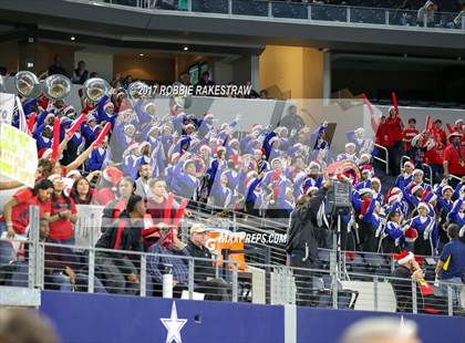 Thumbnail 2 in Manvel vs. Highland Park (UIL 5A Division 1 Final) photogallery.