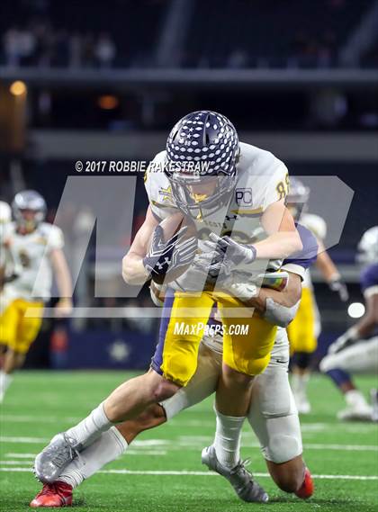 Thumbnail 2 in Manvel vs. Highland Park (UIL 5A Division 1 Final) photogallery.