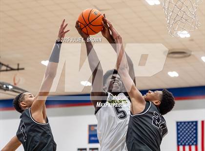 Thumbnail 3 in Prolific Prep vs Dynamic Prep (Chipotle Nationals Semifinal) photogallery.