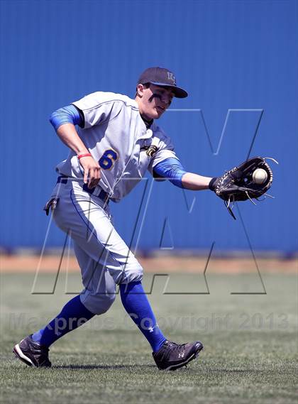 Thumbnail 3 in Crandall vs North Lamar (UIL 3A Bi-District Playoff) photogallery.