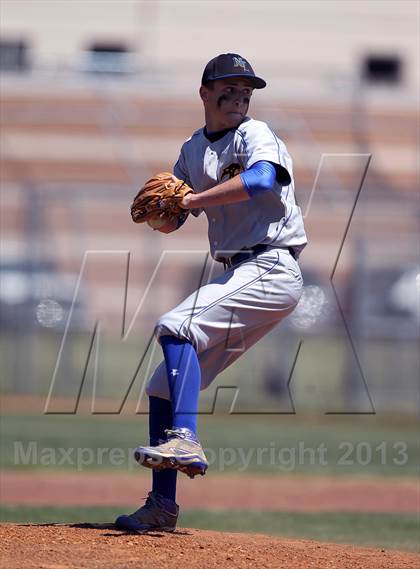 Thumbnail 3 in Crandall vs North Lamar (UIL 3A Bi-District Playoff) photogallery.