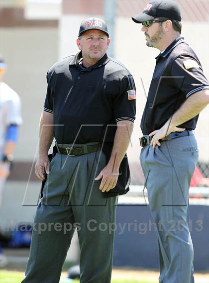 Thumbnail 1 in Crandall vs North Lamar (UIL 3A Bi-District Playoff) photogallery.