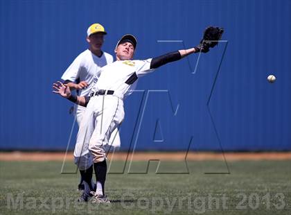 Thumbnail 2 in Crandall vs North Lamar (UIL 3A Bi-District Playoff) photogallery.