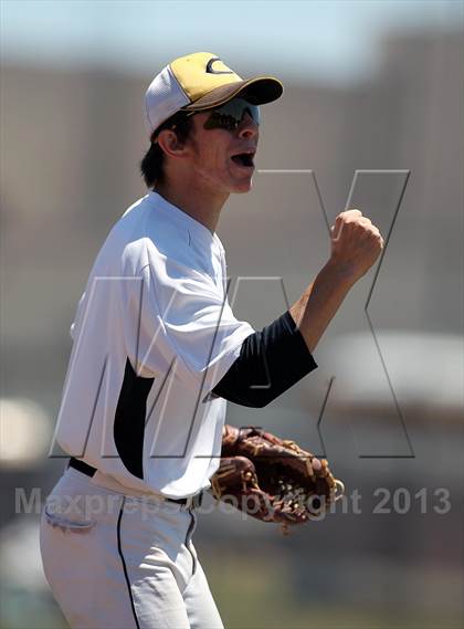 Thumbnail 2 in Crandall vs North Lamar (UIL 3A Bi-District Playoff) photogallery.