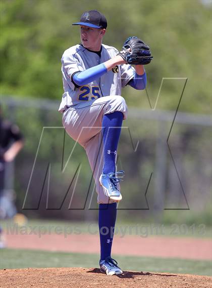 Thumbnail 3 in Crandall vs North Lamar (UIL 3A Bi-District Playoff) photogallery.