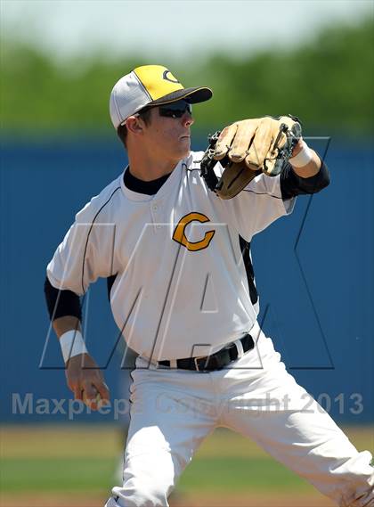 Thumbnail 3 in Crandall vs North Lamar (UIL 3A Bi-District Playoff) photogallery.