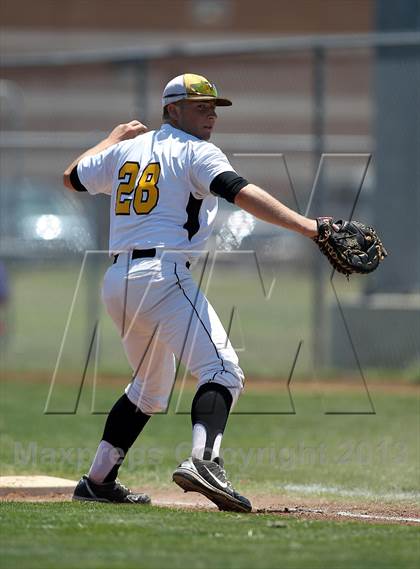 Thumbnail 3 in Crandall vs North Lamar (UIL 3A Bi-District Playoff) photogallery.