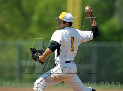 Thumbnail 3 in Crandall vs North Lamar (UIL 3A Bi-District Playoff) photogallery.