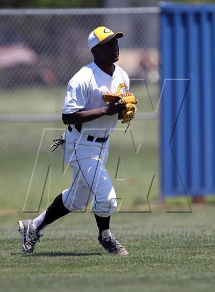 Thumbnail 2 in Crandall vs North Lamar (UIL 3A Bi-District Playoff) photogallery.
