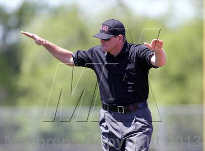 Thumbnail 2 in Crandall vs North Lamar (UIL 3A Bi-District Playoff) photogallery.