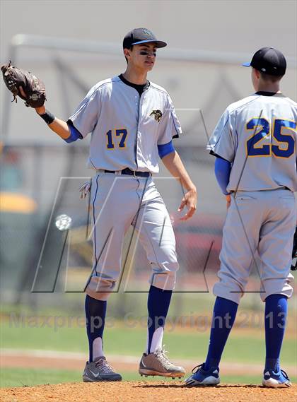 Thumbnail 3 in Crandall vs North Lamar (UIL 3A Bi-District Playoff) photogallery.