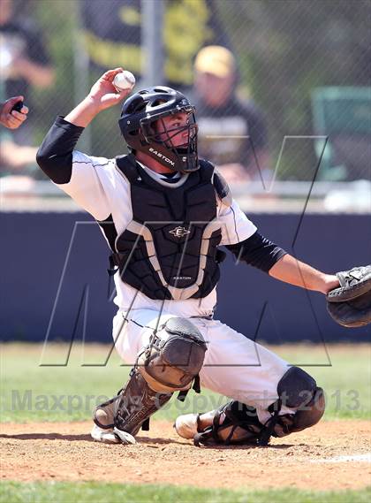 Thumbnail 2 in Crandall vs North Lamar (UIL 3A Bi-District Playoff) photogallery.
