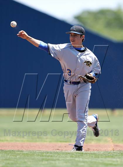 Thumbnail 3 in Crandall vs North Lamar (UIL 3A Bi-District Playoff) photogallery.