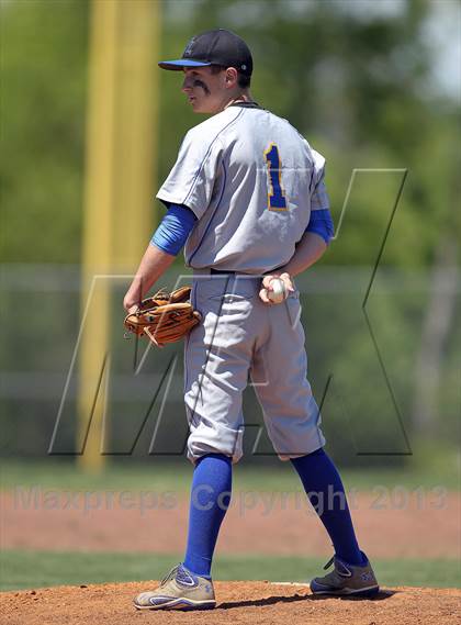 Thumbnail 1 in Crandall vs North Lamar (UIL 3A Bi-District Playoff) photogallery.