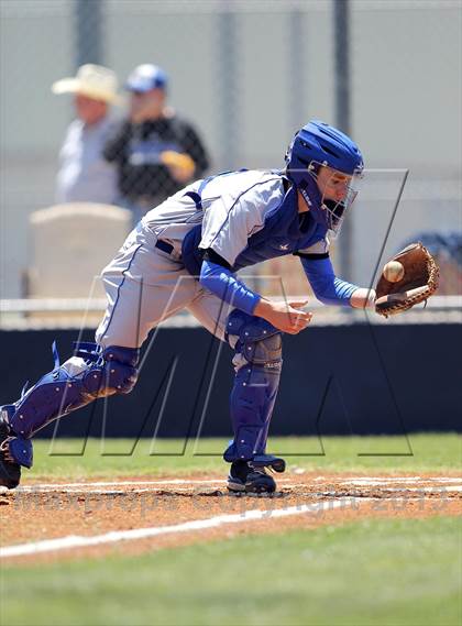 Thumbnail 2 in Crandall vs North Lamar (UIL 3A Bi-District Playoff) photogallery.