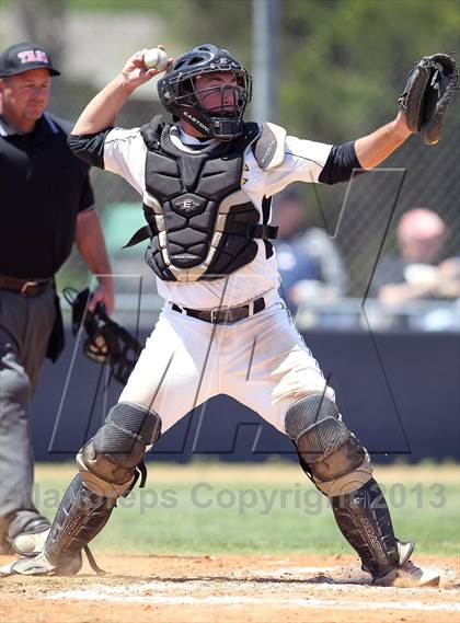 Thumbnail 3 in Crandall vs North Lamar (UIL 3A Bi-District Playoff) photogallery.