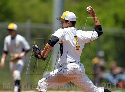 Thumbnail 1 in Crandall vs North Lamar (UIL 3A Bi-District Playoff) photogallery.