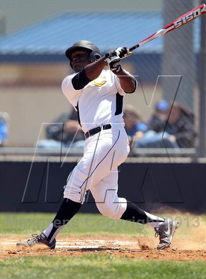 Thumbnail 3 in Crandall vs North Lamar (UIL 3A Bi-District Playoff) photogallery.