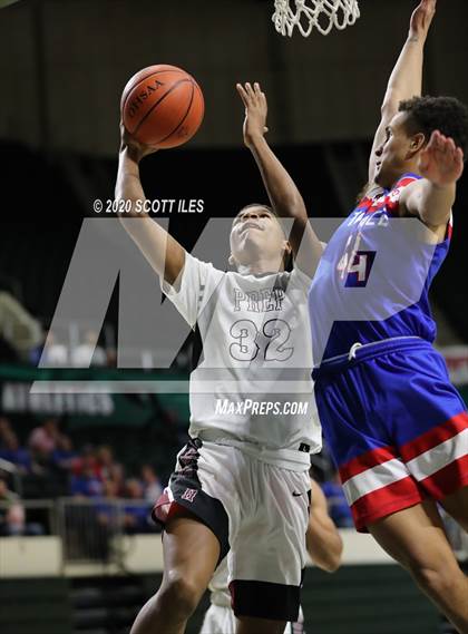 Thumbnail 3 in Harvest Prep vs. Zane Trace (OHSAA D3 Regional Semifinal) photogallery.
