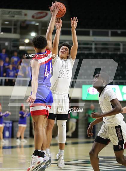 Thumbnail 2 in Harvest Prep vs. Zane Trace (OHSAA D3 Regional Semifinal) photogallery.