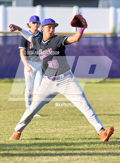 Thumbnail 2 in Lennard @ Sickles (Saladino) photogallery.