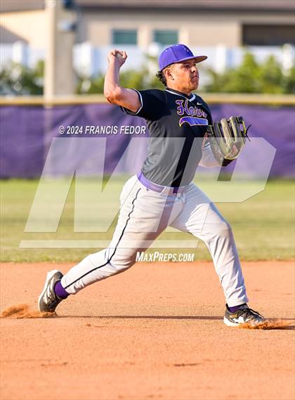 Thumbnail 3 in Lennard @ Sickles (Saladino) photogallery.