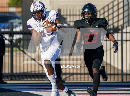 Thumbnail 1 in Timber Creek vs. Euless Trinity (UIL 6A Division 1 Bi-District) photogallery.