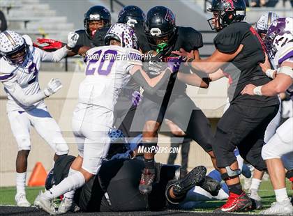 Thumbnail 2 in Timber Creek vs. Euless Trinity (UIL 6A Division 1 Bi-District) photogallery.