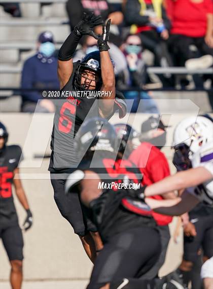Thumbnail 3 in Timber Creek vs. Euless Trinity (UIL 6A Division 1 Bi-District) photogallery.